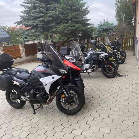 Penzion Vila Petra Bed&Breakfast Вельки-Славков Экстерьер фото